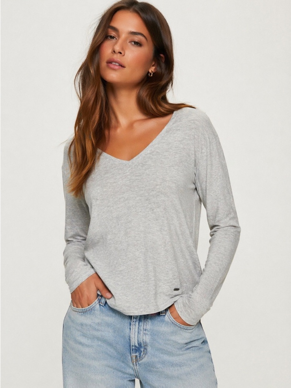 Scotch & Soda V-Neck Long Sleeve Tee | Soft Minimal Basic